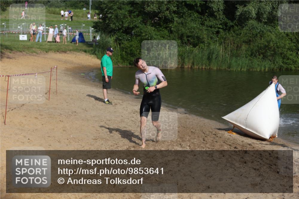 21.06.2026 - 29. Vierlanden-Triathlon Andreas Tolksdorf http://msf.ph/oto/9853641 21.06.2026 08:42:40 Schwimmen 27, 148, 193, 210 meine-sportfotos.de