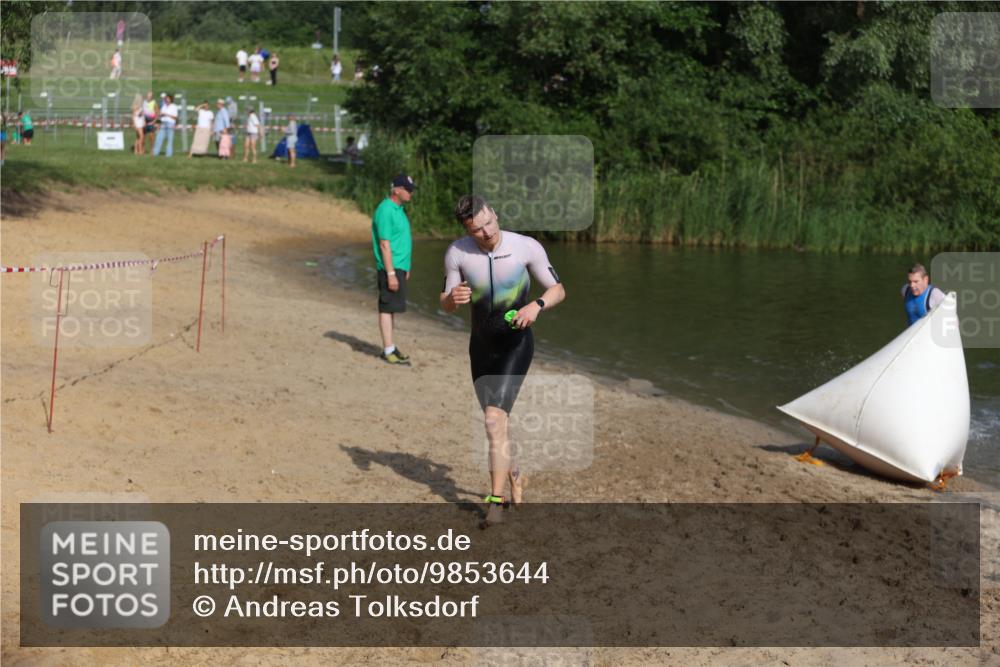 21.06.2026 - 29. Vierlanden-Triathlon Andreas Tolksdorf http://msf.ph/oto/9853644 21.06.2026 08:42:41 Schwimmen 27, 193, 210 meine-sportfotos.de