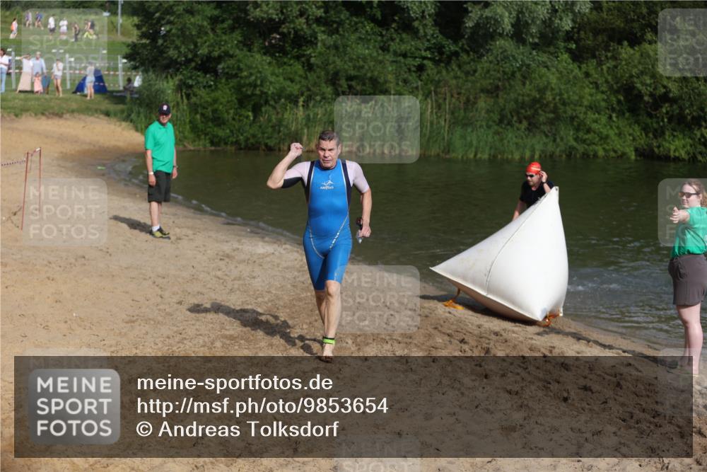21.06.2026 - 29. Vierlanden-Triathlon Andreas Tolksdorf http://msf.ph/oto/9853654 21.06.2026 08:42:44 Schwimmen 27, 193, 210 meine-sportfotos.de