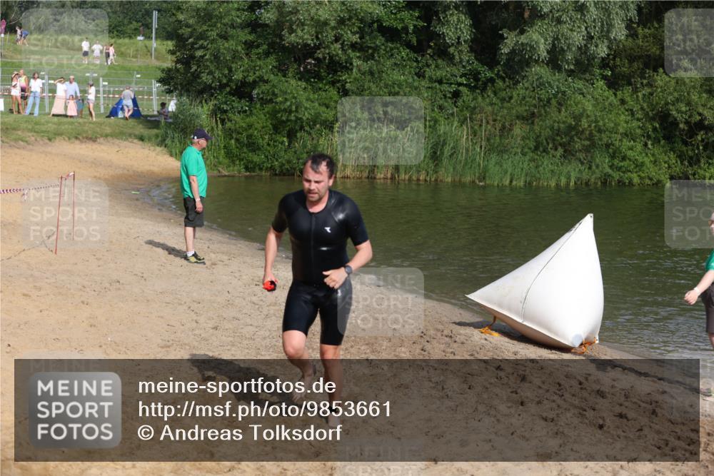 21.06.2026 - 29. Vierlanden-Triathlon Andreas Tolksdorf http://msf.ph/oto/9853661 21.06.2026 08:42:49 Schwimmen 27, 210 meine-sportfotos.de