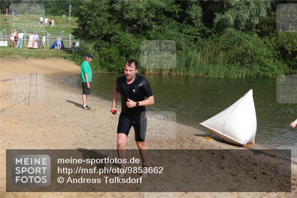 21.06.2026 - 29. Vierlanden-Triathlon Andreas Tolksdorf http://msf.ph/oto/9853662 21.06.2026 08:42:49 Schwimmen 27, 210 meine-sportfotos.de
