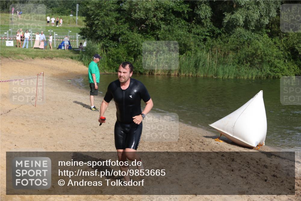 21.06.2026 - 29. Vierlanden-Triathlon Andreas Tolksdorf http://msf.ph/oto/9853665 21.06.2026 08:42:49 Schwimmen 27, 210 meine-sportfotos.de