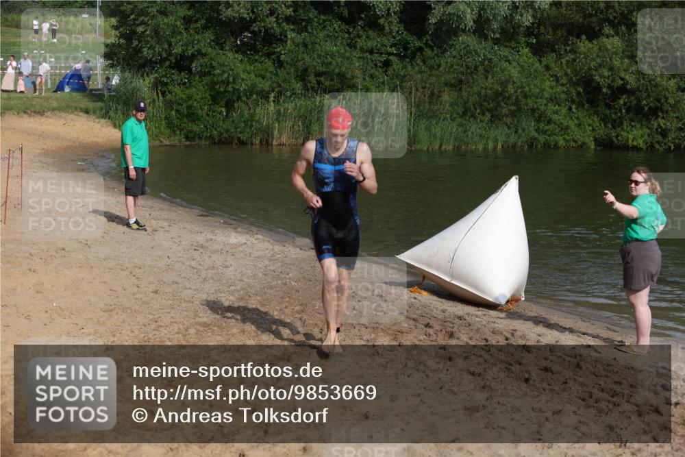 21.06.2026 - 29. Vierlanden-Triathlon Andreas Tolksdorf http://msf.ph/oto/9853669 21.06.2026 08:43:19 Schwimmen 56 meine-sportfotos.de