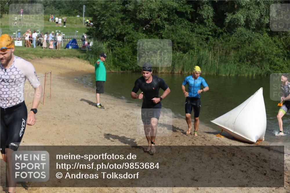 21.06.2026 - 29. Vierlanden-Triathlon Andreas Tolksdorf http://msf.ph/oto/9853684 21.06.2026 08:43:40 Schwimmen 42, 44, 88, 108, 154, 197 meine-sportfotos.de