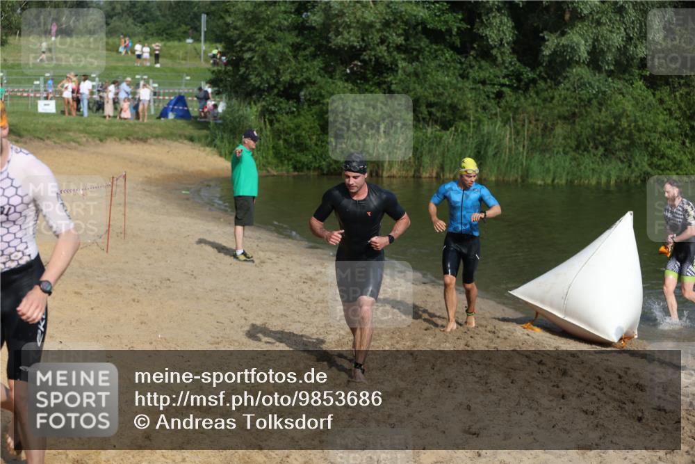 21.06.2026 - 29. Vierlanden-Triathlon Andreas Tolksdorf http://msf.ph/oto/9853686 21.06.2026 08:43:40 Schwimmen 42, 44, 88, 108, 154, 197 meine-sportfotos.de