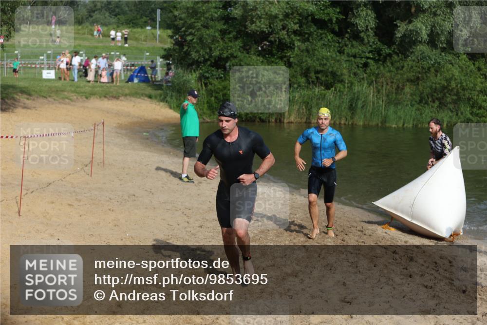 21.06.2026 - 29. Vierlanden-Triathlon Andreas Tolksdorf http://msf.ph/oto/9853695 21.06.2026 08:43:40 Schwimmen 42, 44, 88, 108, 154, 197 meine-sportfotos.de