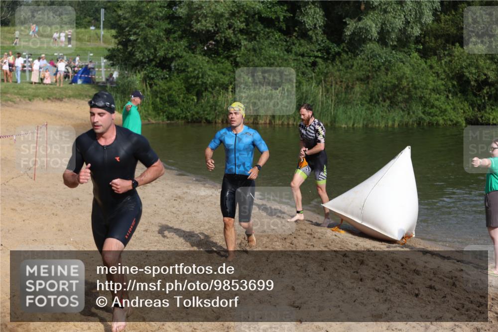 21.06.2026 - 29. Vierlanden-Triathlon Andreas Tolksdorf http://msf.ph/oto/9853699 21.06.2026 08:43:41 Schwimmen 42, 44, 88, 108, 154, 197 meine-sportfotos.de