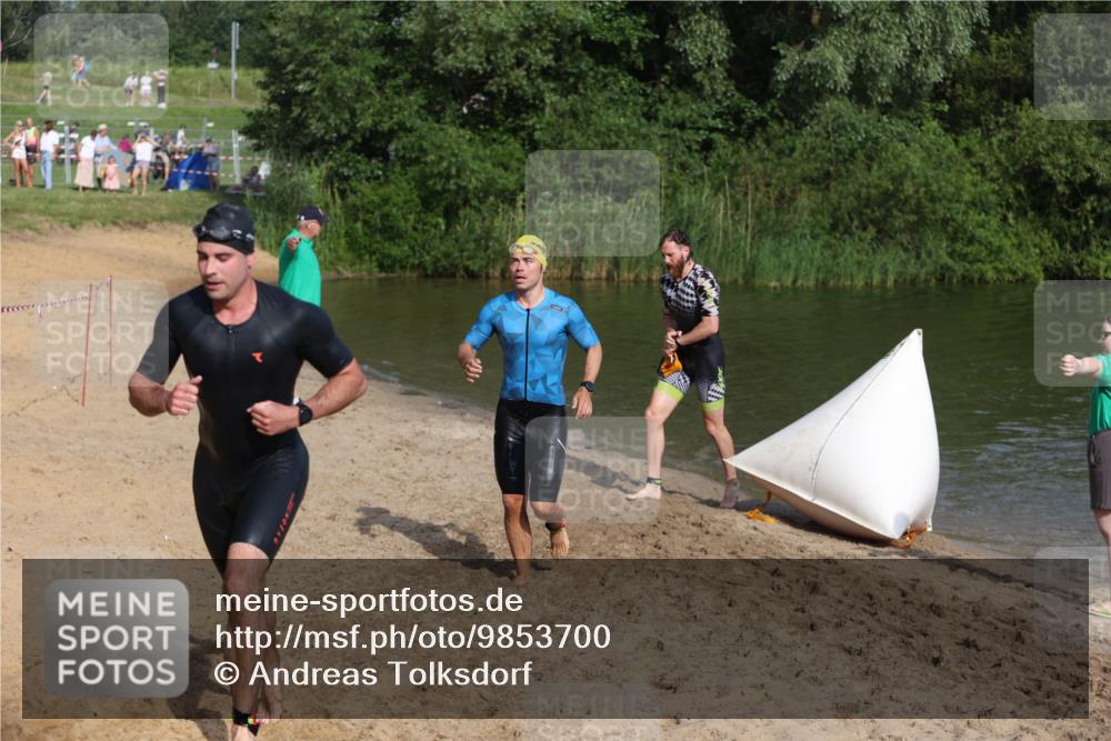 21.06.2026 - 29. Vierlanden-Triathlon Andreas Tolksdorf http://msf.ph/oto/9853700 21.06.2026 08:43:41 Schwimmen 42, 44, 88, 108, 154, 197 meine-sportfotos.de