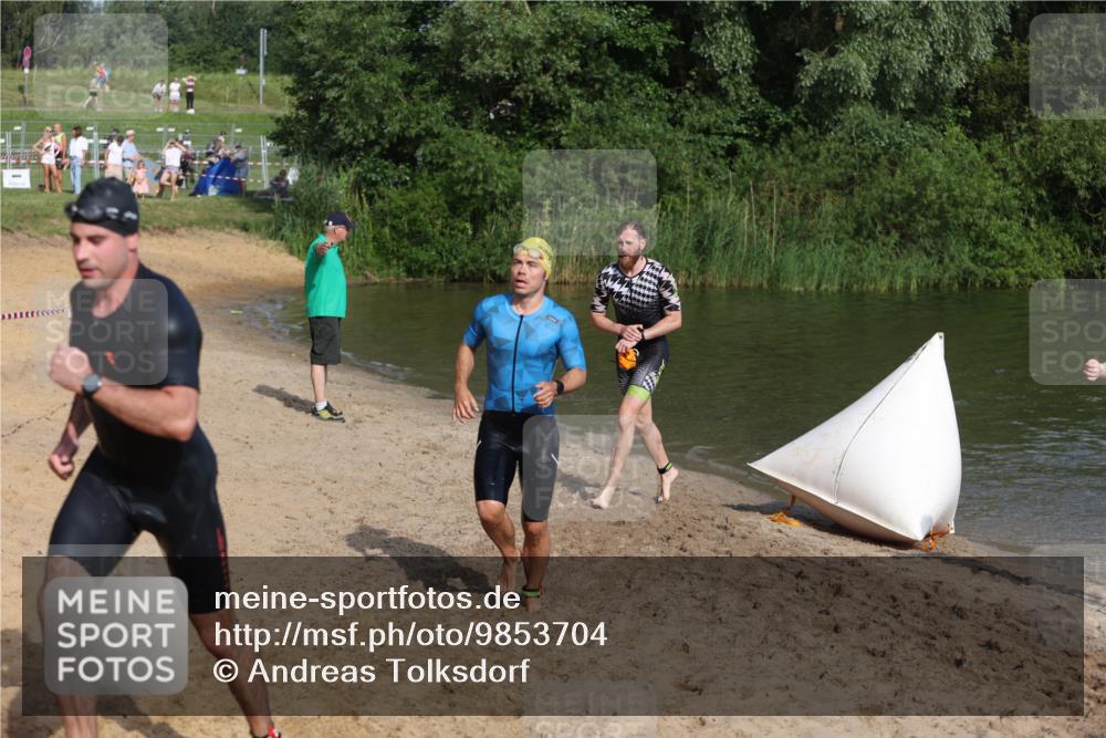 21.06.2026 - 29. Vierlanden-Triathlon Andreas Tolksdorf http://msf.ph/oto/9853704 21.06.2026 08:43:42 Schwimmen 42, 44, 88, 108, 154, 197 meine-sportfotos.de