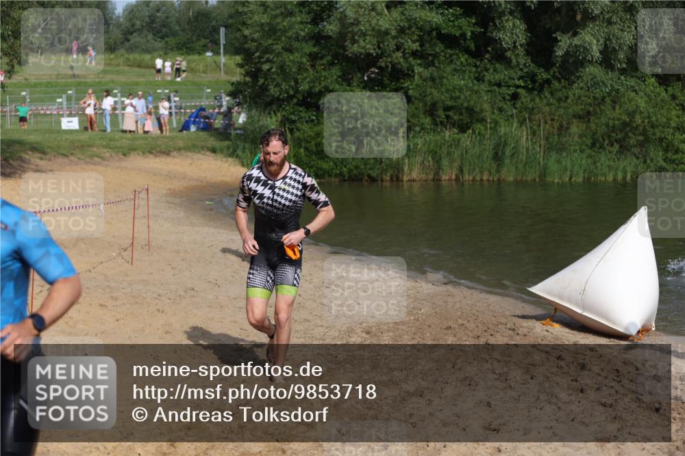 21.06.2026 - 29. Vierlanden-Triathlon Andreas Tolksdorf http://msf.ph/oto/9853718 21.06.2026 08:43:44 Schwimmen 44, 88, 108, 154, 197, 1355 meine-sportfotos.de