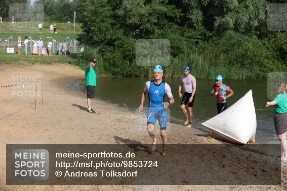 21.06.2026 - 29. Vierlanden-Triathlon Andreas Tolksdorf http://msf.ph/oto/9853724 21.06.2026 08:43:47 Schwimmen 44, 112, 154, 197, 1355 meine-sportfotos.de