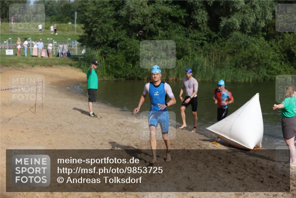 21.06.2026 - 29. Vierlanden-Triathlon Andreas Tolksdorf http://msf.ph/oto/9853725 21.06.2026 08:43:48 Schwimmen 44, 112, 154, 197, 1355 meine-sportfotos.de