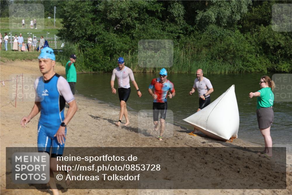 21.06.2026 - 29. Vierlanden-Triathlon Andreas Tolksdorf http://msf.ph/oto/9853728 21.06.2026 08:43:49 Schwimmen 112, 154, 197, 1355 meine-sportfotos.de
