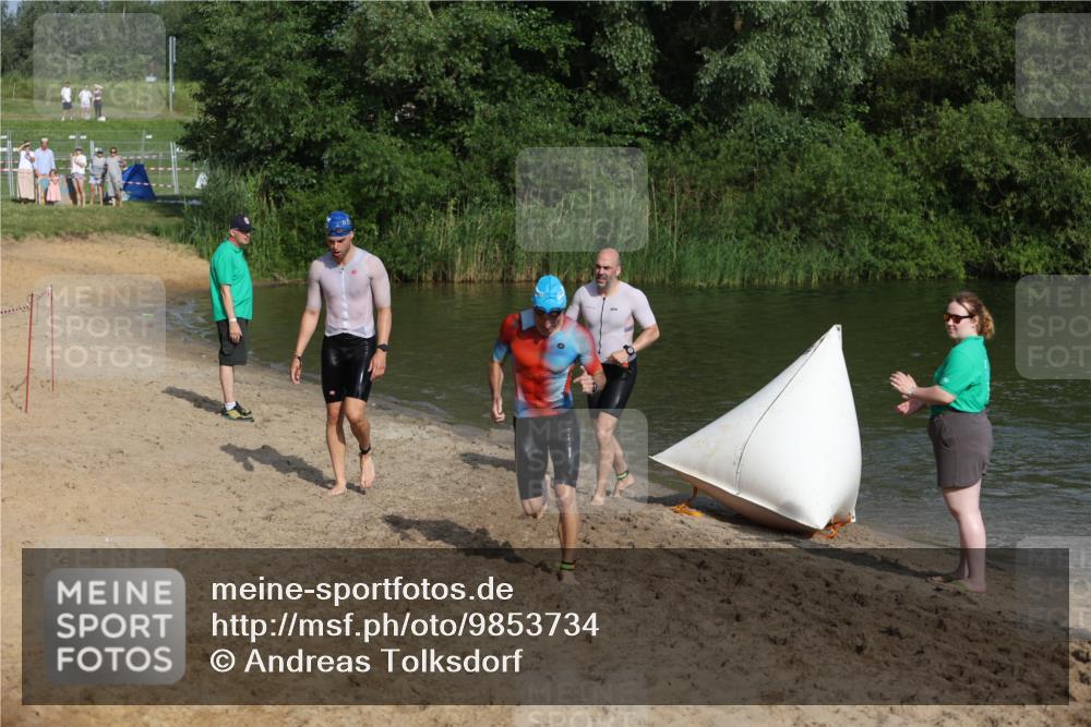 21.06.2026 - 29. Vierlanden-Triathlon Andreas Tolksdorf http://msf.ph/oto/9853734 21.06.2026 08:43:50 Schwimmen 112, 154, 197, 1355 meine-sportfotos.de