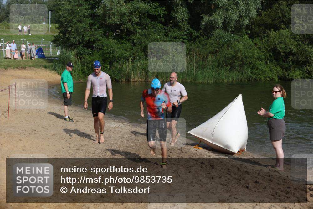 21.06.2026 - 29. Vierlanden-Triathlon Andreas Tolksdorf http://msf.ph/oto/9853735 21.06.2026 08:43:50 Schwimmen 112, 154, 197, 1355 meine-sportfotos.de