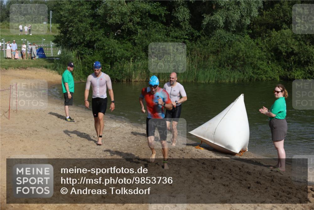 21.06.2026 - 29. Vierlanden-Triathlon Andreas Tolksdorf http://msf.ph/oto/9853736 21.06.2026 08:43:50 Schwimmen 112, 154, 197, 1355 meine-sportfotos.de