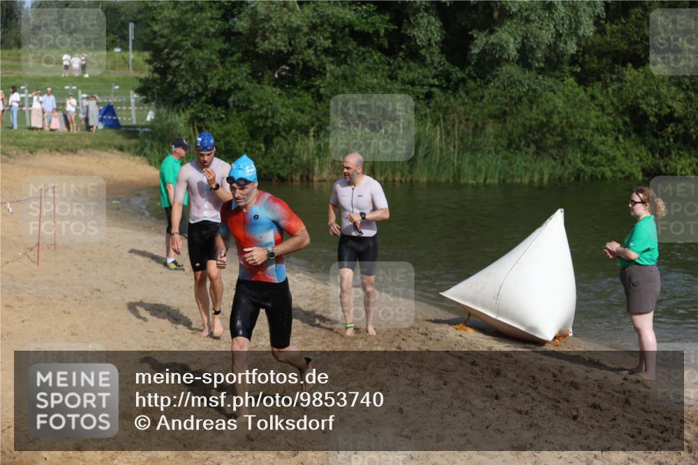 21.06.2026 - 29. Vierlanden-Triathlon Andreas Tolksdorf http://msf.ph/oto/9853740 21.06.2026 08:43:51 Schwimmen 112, 154, 197, 1355 meine-sportfotos.de