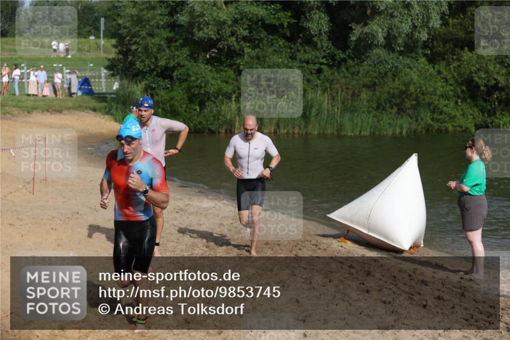21.06.2026 - 29. Vierlanden-Triathlon Andreas Tolksdorf http://msf.ph/oto/9853745 21.06.2026 08:43:51 Schwimmen 112, 154, 197, 1355 meine-sportfotos.de
