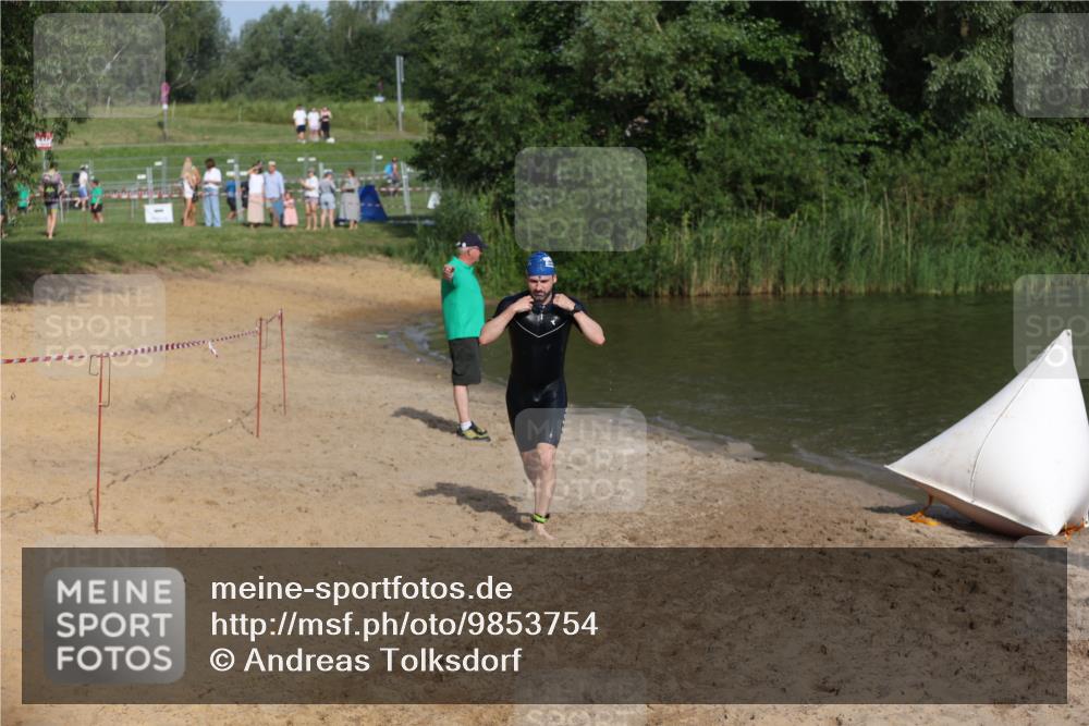 21.06.2026 - 29. Vierlanden-Triathlon Andreas Tolksdorf http://msf.ph/oto/9853754 21.06.2026 08:44:11 Schwimmen 4, 29, 34, 202 meine-sportfotos.de