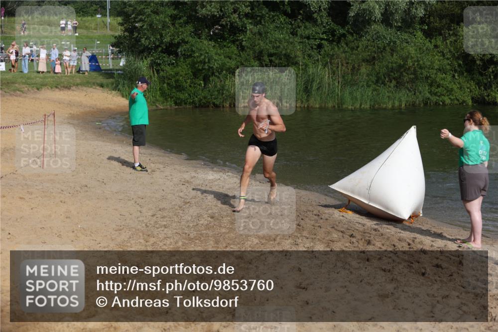 21.06.2026 - 29. Vierlanden-Triathlon Andreas Tolksdorf http://msf.ph/oto/9853760 21.06.2026 08:44:17 Schwimmen 34, 202 meine-sportfotos.de