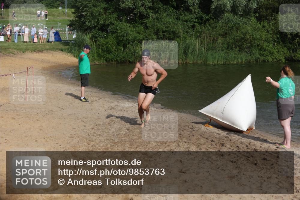 21.06.2026 - 29. Vierlanden-Triathlon Andreas Tolksdorf http://msf.ph/oto/9853763 21.06.2026 08:44:17 Schwimmen 34, 202 meine-sportfotos.de