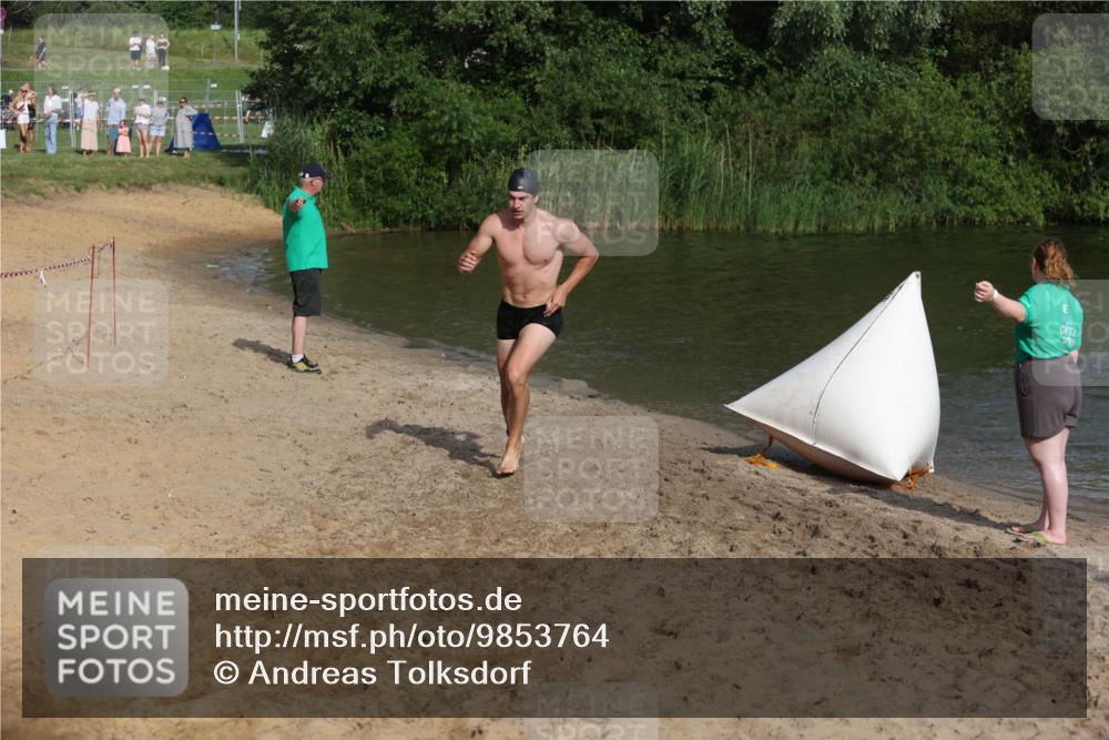 21.06.2026 - 29. Vierlanden-Triathlon Andreas Tolksdorf http://msf.ph/oto/9853764 21.06.2026 08:44:17 Schwimmen 34, 202 meine-sportfotos.de