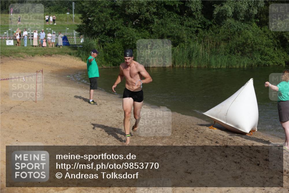 21.06.2026 - 29. Vierlanden-Triathlon Andreas Tolksdorf http://msf.ph/oto/9853770 21.06.2026 08:44:17 Schwimmen 34, 202 meine-sportfotos.de