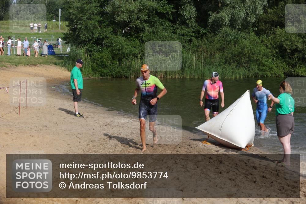 21.06.2026 - 29. Vierlanden-Triathlon Andreas Tolksdorf http://msf.ph/oto/9853774 21.06.2026 08:44:22 Schwimmen 142, 196, 202 meine-sportfotos.de