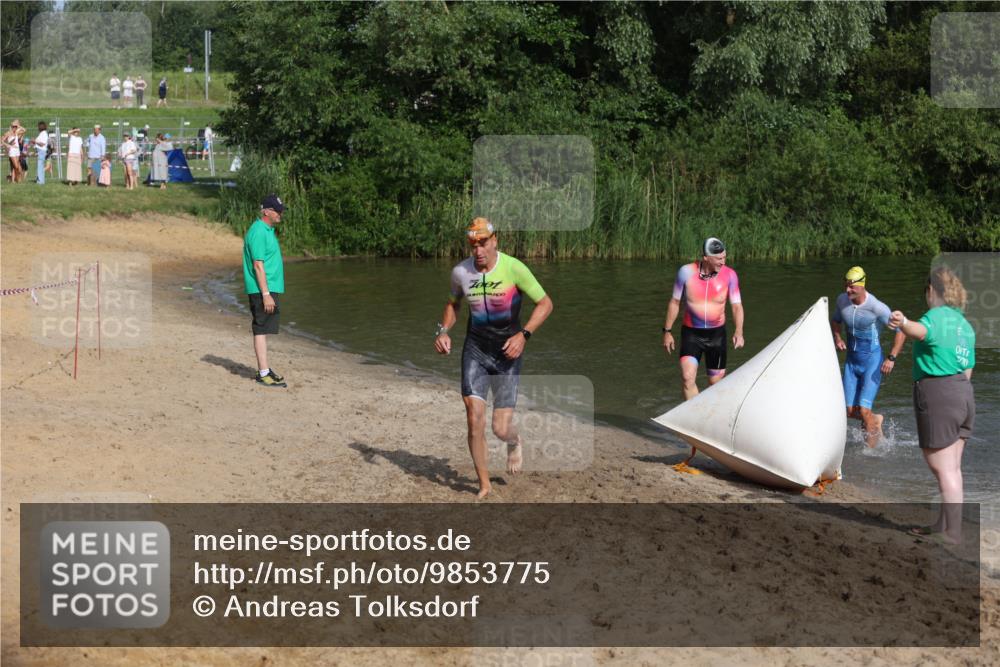 21.06.2026 - 29. Vierlanden-Triathlon Andreas Tolksdorf http://msf.ph/oto/9853775 21.06.2026 08:44:22 Schwimmen 142, 196, 202 meine-sportfotos.de