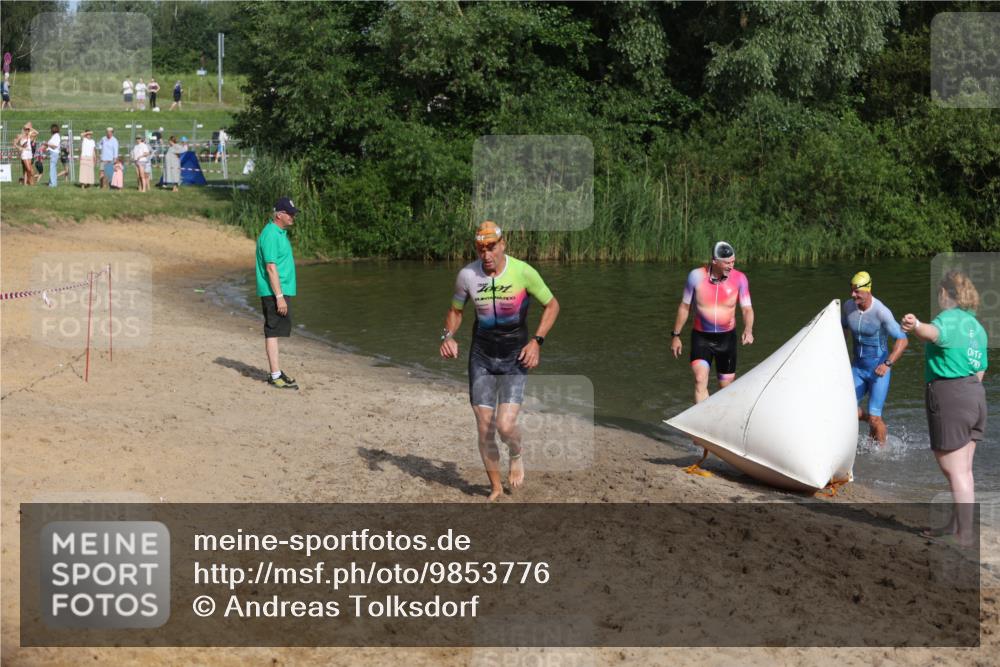 21.06.2026 - 29. Vierlanden-Triathlon Andreas Tolksdorf http://msf.ph/oto/9853776 21.06.2026 08:44:22 Schwimmen 142, 196, 202 meine-sportfotos.de