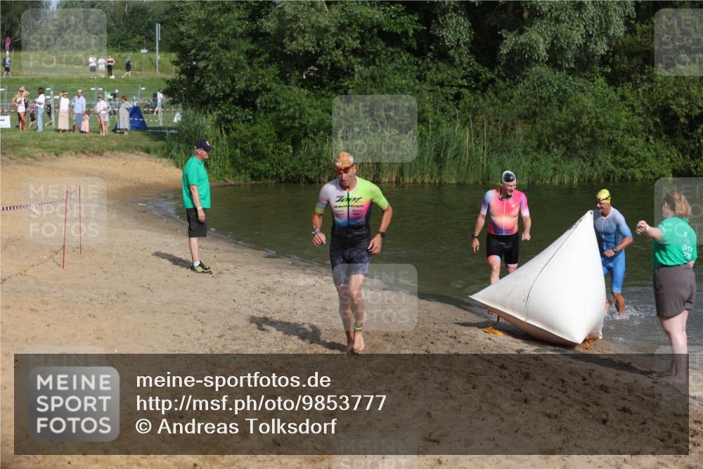 21.06.2026 - 29. Vierlanden-Triathlon Andreas Tolksdorf http://msf.ph/oto/9853777 21.06.2026 08:44:22 Schwimmen 142, 196, 202 meine-sportfotos.de