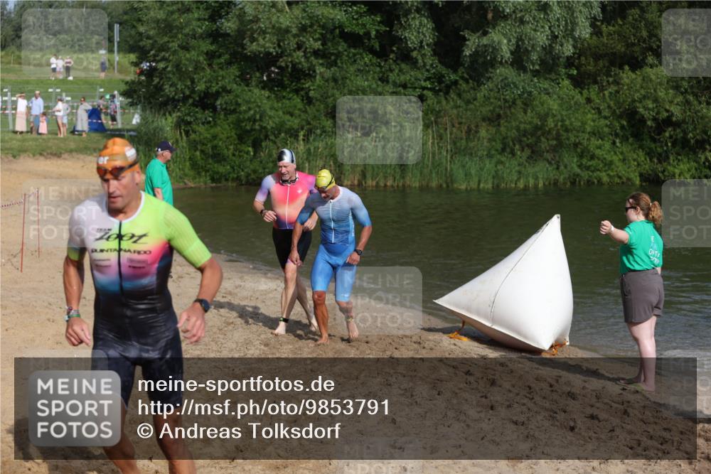 21.06.2026 - 29. Vierlanden-Triathlon Andreas Tolksdorf http://msf.ph/oto/9853791 21.06.2026 08:44:25 Schwimmen 142, 196, 202 meine-sportfotos.de