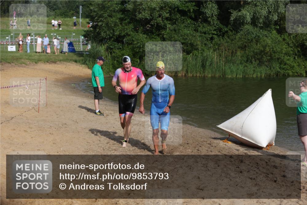 21.06.2026 - 29. Vierlanden-Triathlon Andreas Tolksdorf http://msf.ph/oto/9853793 21.06.2026 08:44:26 Schwimmen 142, 196, 202 meine-sportfotos.de