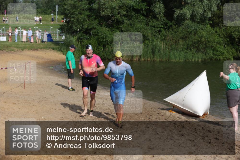 21.06.2026 - 29. Vierlanden-Triathlon Andreas Tolksdorf http://msf.ph/oto/9853798 21.06.2026 08:44:26 Schwimmen 142, 196, 202 meine-sportfotos.de