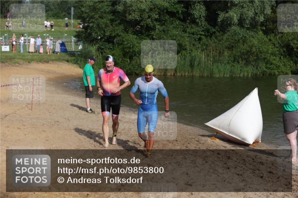 21.06.2026 - 29. Vierlanden-Triathlon Andreas Tolksdorf http://msf.ph/oto/9853800 21.06.2026 08:44:26 Schwimmen 142, 196, 202 meine-sportfotos.de