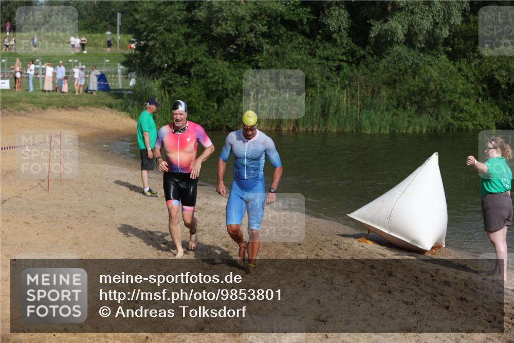 21.06.2026 - 29. Vierlanden-Triathlon Andreas Tolksdorf http://msf.ph/oto/9853801 21.06.2026 08:44:26 Schwimmen 142, 196, 202 meine-sportfotos.de