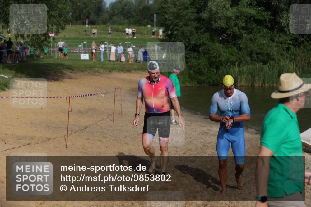 21.06.2026 - 29. Vierlanden-Triathlon Andreas Tolksdorf http://msf.ph/oto/9853802 21.06.2026 08:44:28 Schwimmen 39, 142, 196 meine-sportfotos.de