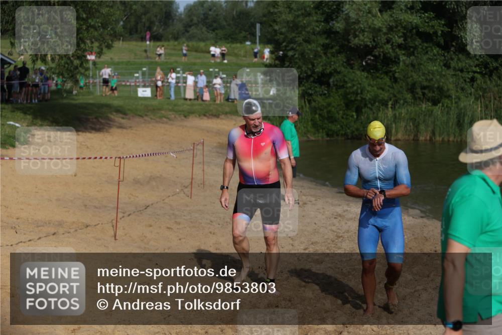 21.06.2026 - 29. Vierlanden-Triathlon Andreas Tolksdorf http://msf.ph/oto/9853803 21.06.2026 08:44:28 Schwimmen 39, 142, 196 meine-sportfotos.de