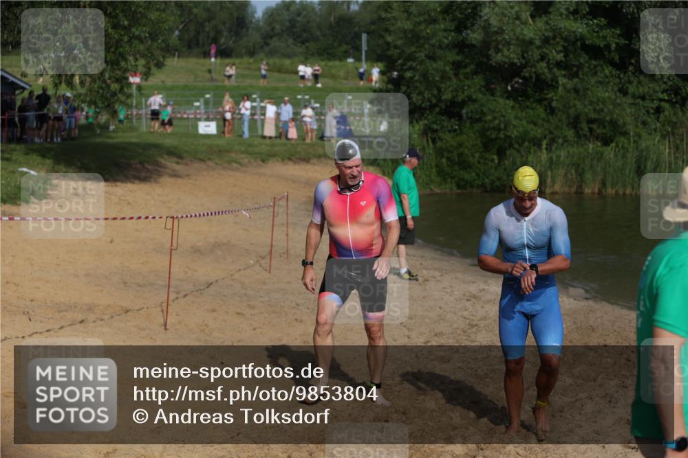 21.06.2026 - 29. Vierlanden-Triathlon Andreas Tolksdorf http://msf.ph/oto/9853804 21.06.2026 08:44:28 Schwimmen 39, 142, 196 meine-sportfotos.de