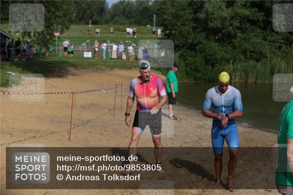 21.06.2026 - 29. Vierlanden-Triathlon Andreas Tolksdorf http://msf.ph/oto/9853805 21.06.2026 08:44:28 Schwimmen 39, 142, 196 meine-sportfotos.de