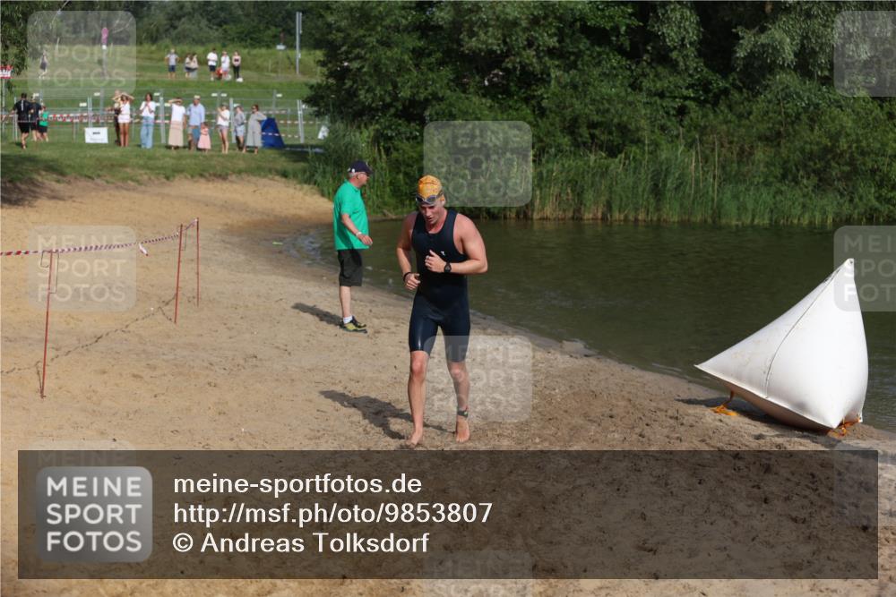 21.06.2026 - 29. Vierlanden-Triathlon Andreas Tolksdorf http://msf.ph/oto/9853807 21.06.2026 08:44:35 Schwimmen 39, 104, 142, 160, 196 meine-sportfotos.de