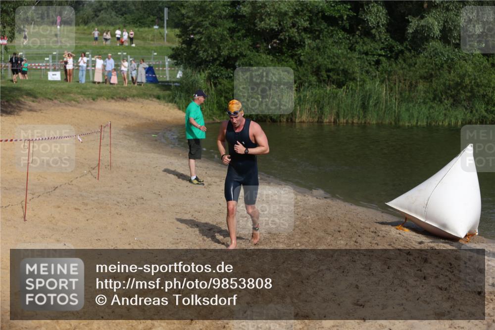 21.06.2026 - 29. Vierlanden-Triathlon Andreas Tolksdorf http://msf.ph/oto/9853808 21.06.2026 08:44:35 Schwimmen 39, 104, 142, 160, 196 meine-sportfotos.de