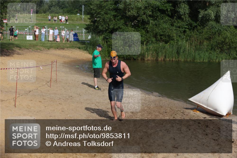21.06.2026 - 29. Vierlanden-Triathlon Andreas Tolksdorf http://msf.ph/oto/9853811 21.06.2026 08:44:35 Schwimmen 39, 104, 142, 160, 196 meine-sportfotos.de