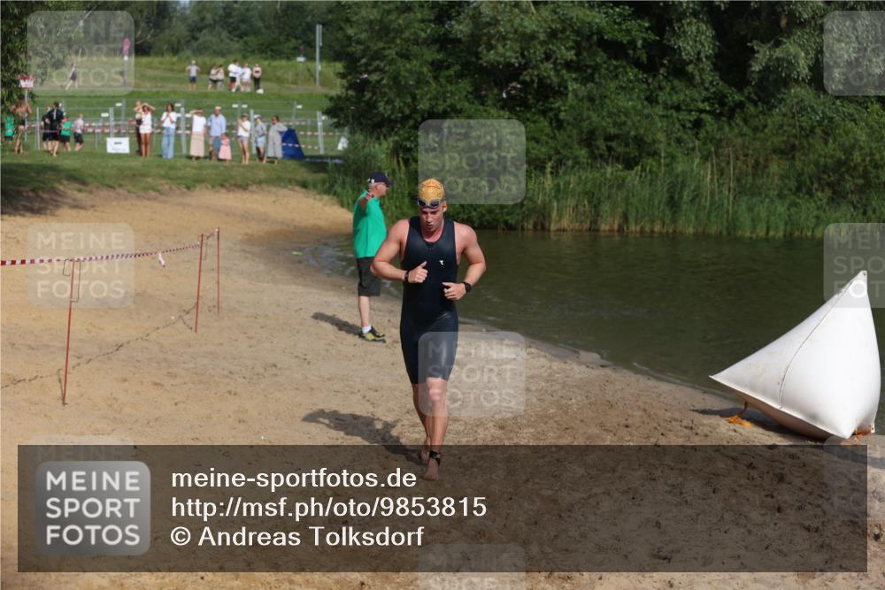 21.06.2026 - 29. Vierlanden-Triathlon Andreas Tolksdorf http://msf.ph/oto/9853815 21.06.2026 08:44:35 Schwimmen 39, 104, 142, 160, 196 meine-sportfotos.de