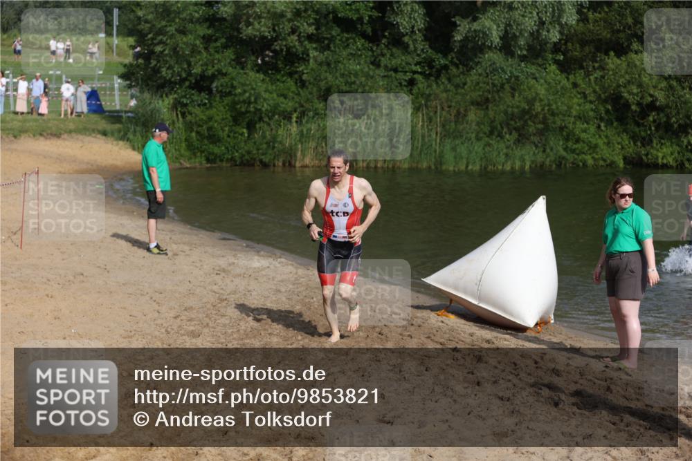21.06.2026 - 29. Vierlanden-Triathlon Andreas Tolksdorf http://msf.ph/oto/9853821 21.06.2026 08:44:41 Schwimmen 39, 104, 160, 184 meine-sportfotos.de