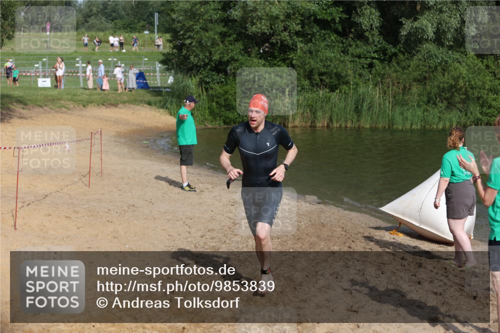 21.06.2026 - 29. Vierlanden-Triathlon Andreas Tolksdorf http://msf.ph/oto/9853839 21.06.2026 08:44:47 Schwimmen 104, 160, 184 meine-sportfotos.de