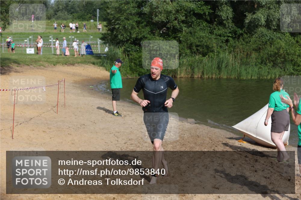 21.06.2026 - 29. Vierlanden-Triathlon Andreas Tolksdorf http://msf.ph/oto/9853840 21.06.2026 08:44:47 Schwimmen 104, 160, 184 meine-sportfotos.de
