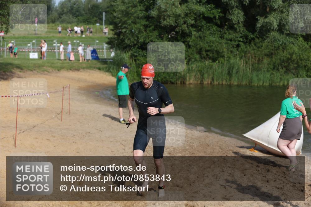 21.06.2026 - 29. Vierlanden-Triathlon Andreas Tolksdorf http://msf.ph/oto/9853843 21.06.2026 08:44:47 Schwimmen 104, 160, 184 meine-sportfotos.de