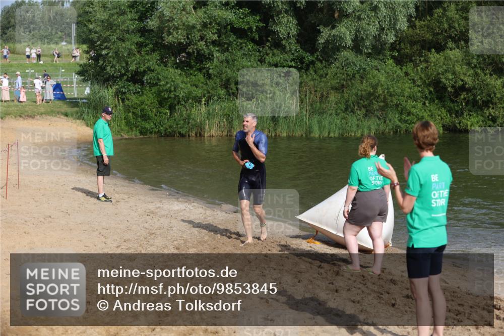 21.06.2026 - 29. Vierlanden-Triathlon Andreas Tolksdorf http://msf.ph/oto/9853845 21.06.2026 08:44:50 Schwimmen 104, 184 meine-sportfotos.de