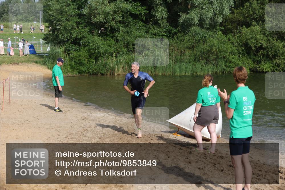 21.06.2026 - 29. Vierlanden-Triathlon Andreas Tolksdorf http://msf.ph/oto/9853849 21.06.2026 08:44:51 Schwimmen 184 meine-sportfotos.de